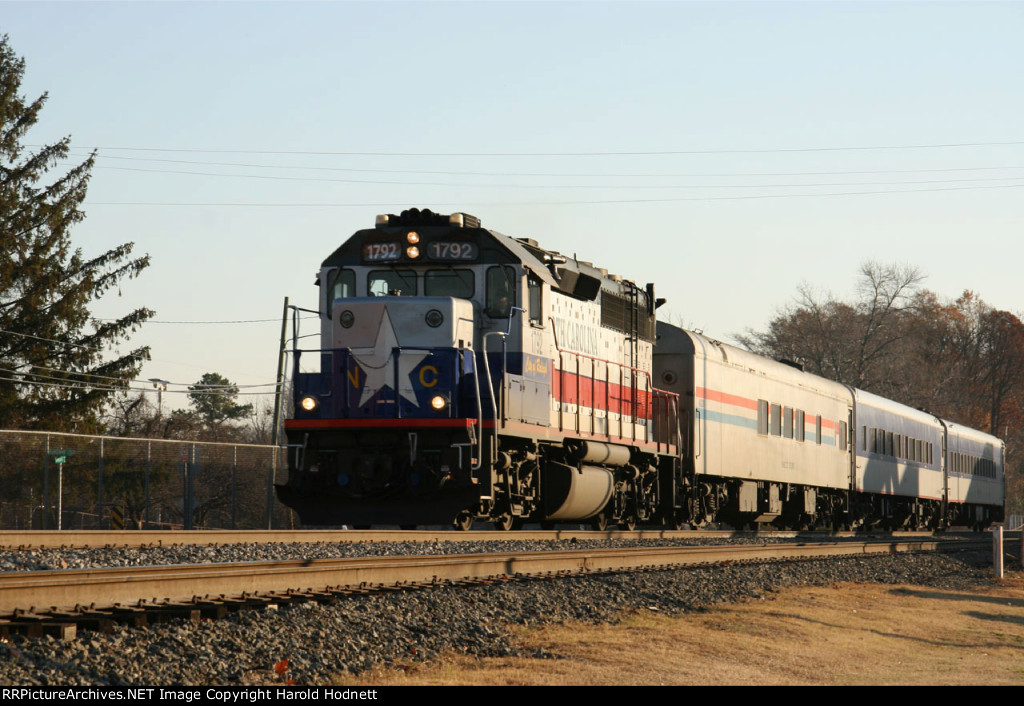 RNCX 1792 leads train 73 southbound